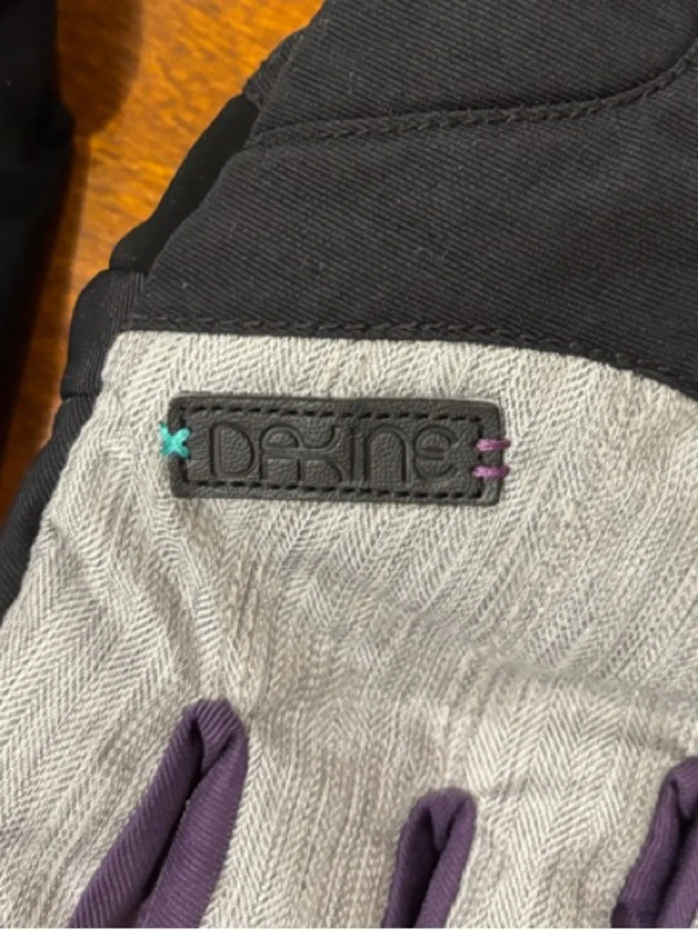 Dakine Black, Gray & Purple‎  Snowboard Gloves.  Small